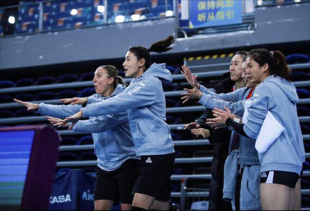 野女孩